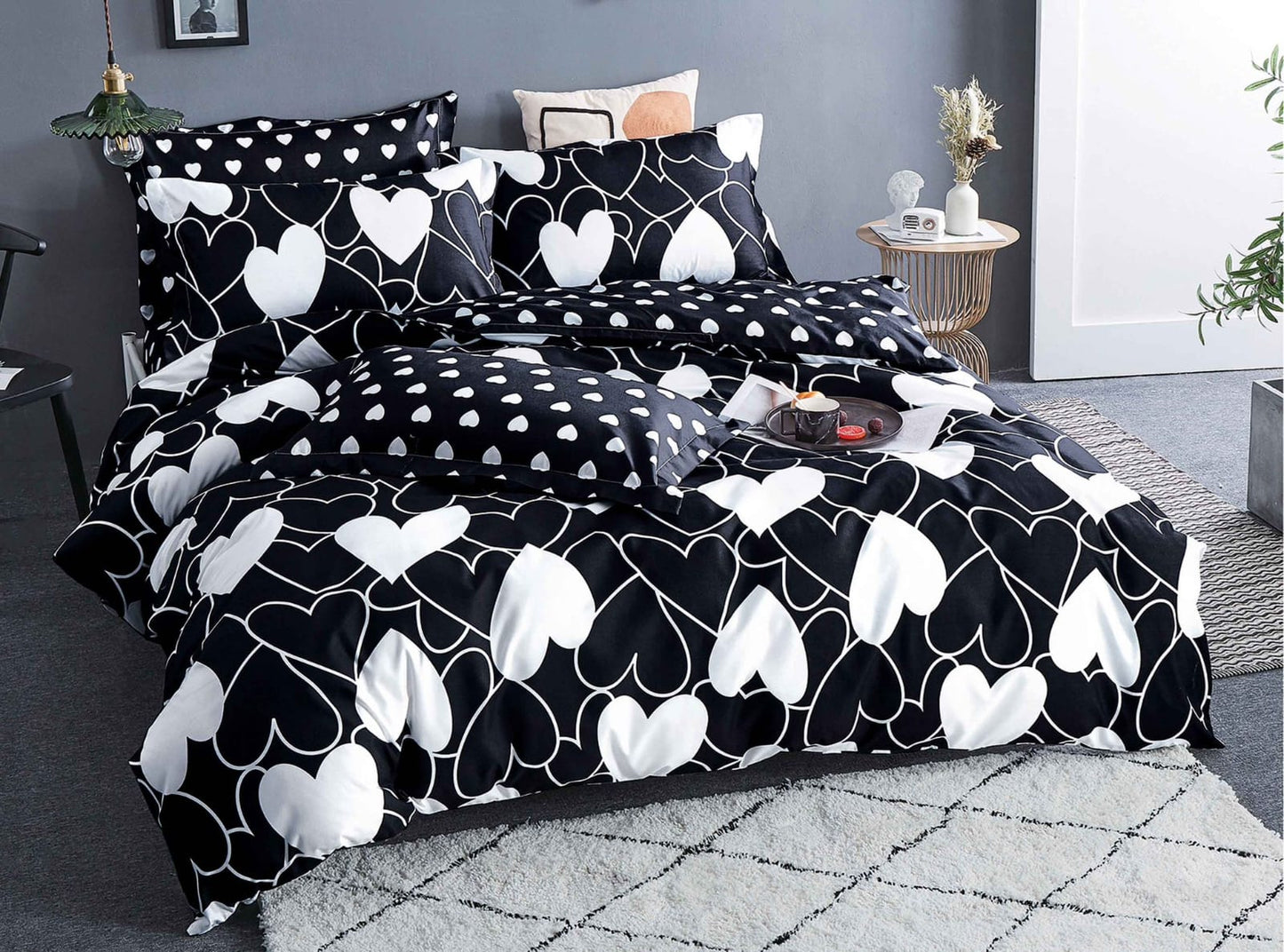 Lenjerie de pat Inimioare alb-negru – perfectă pentru serile romantice