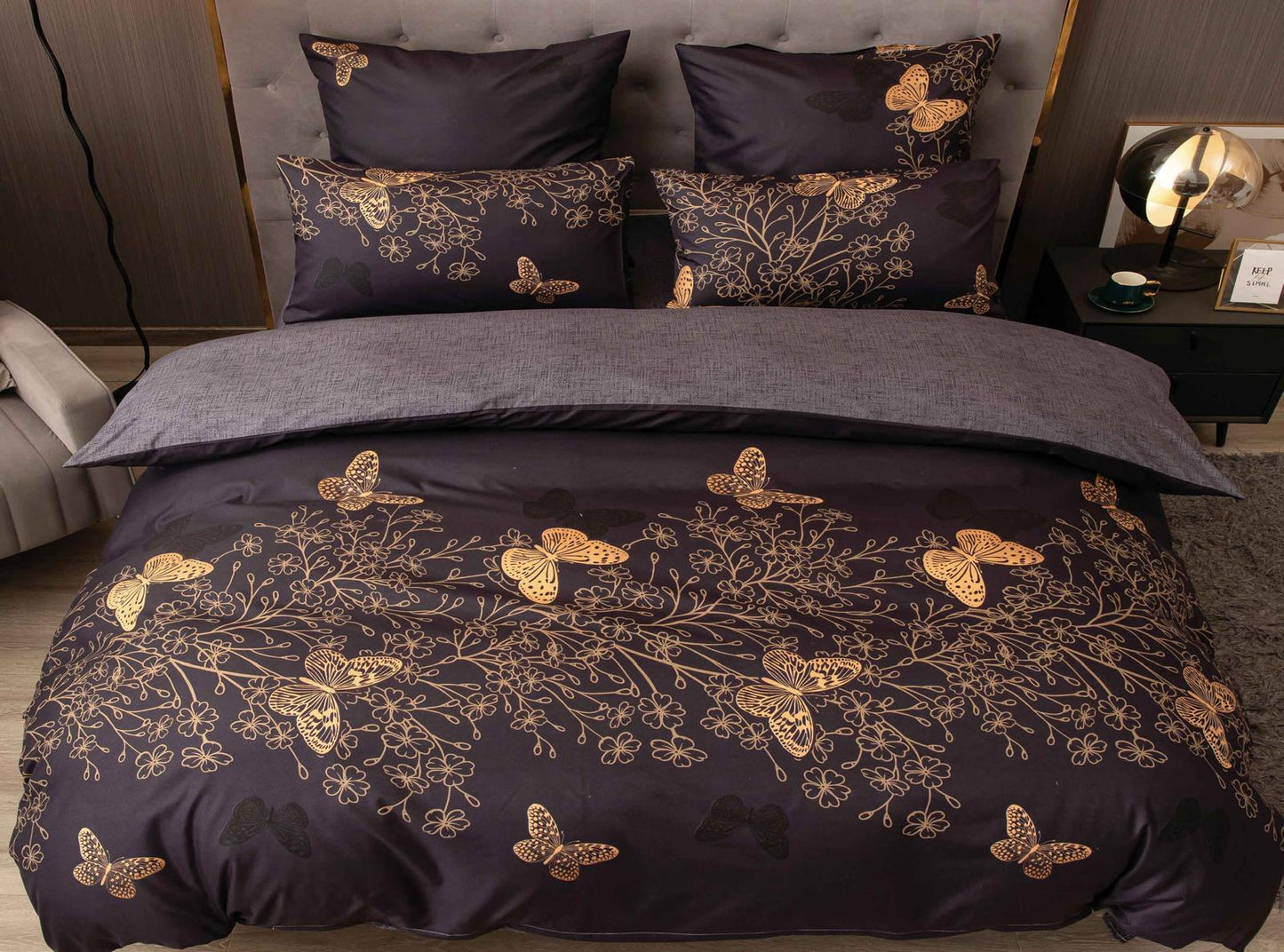 Lenjerie de pat neagră cu fluturi aurii – 4 piese