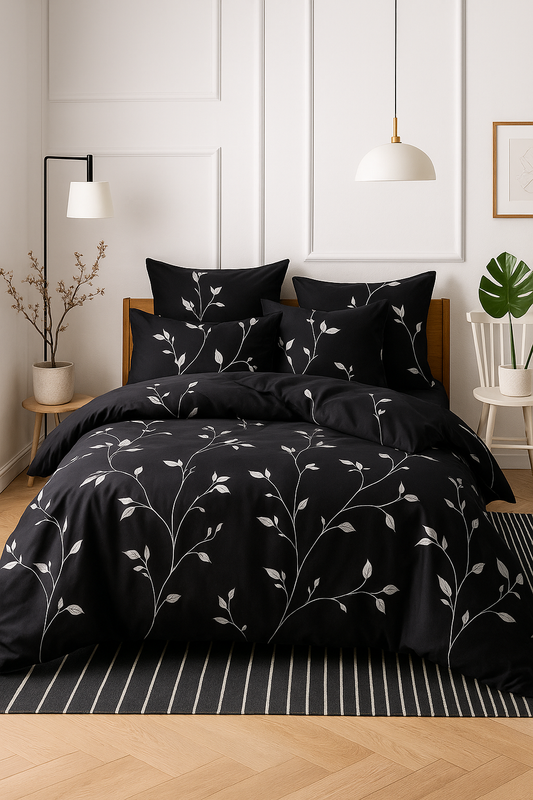 Lenjerie de pat satinat Talo – 4 piese – Model Black & White Floral